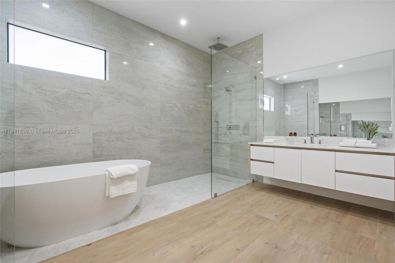 8231 SW 193rd Terrace, Miami, FL 33157 Photo