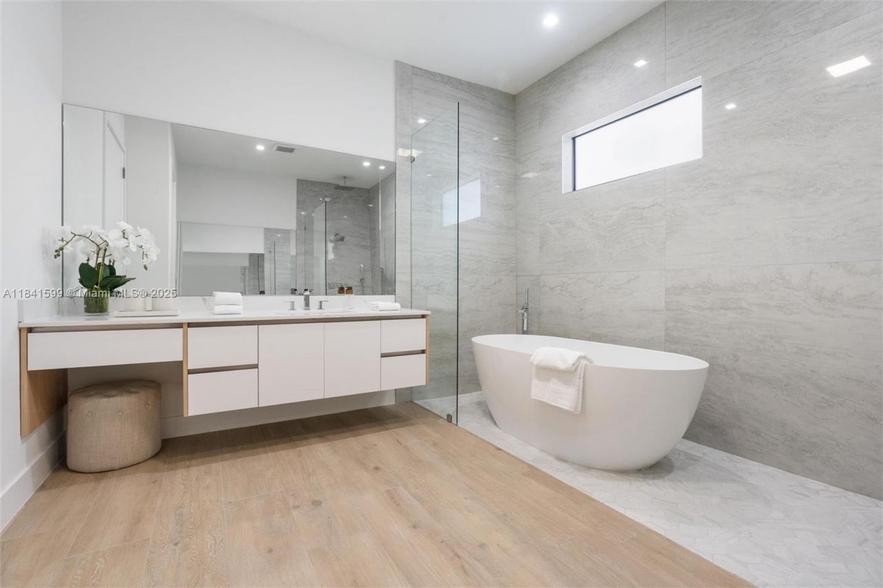 8231 SW 193rd Terrace, Miami, FL 33157 Photo