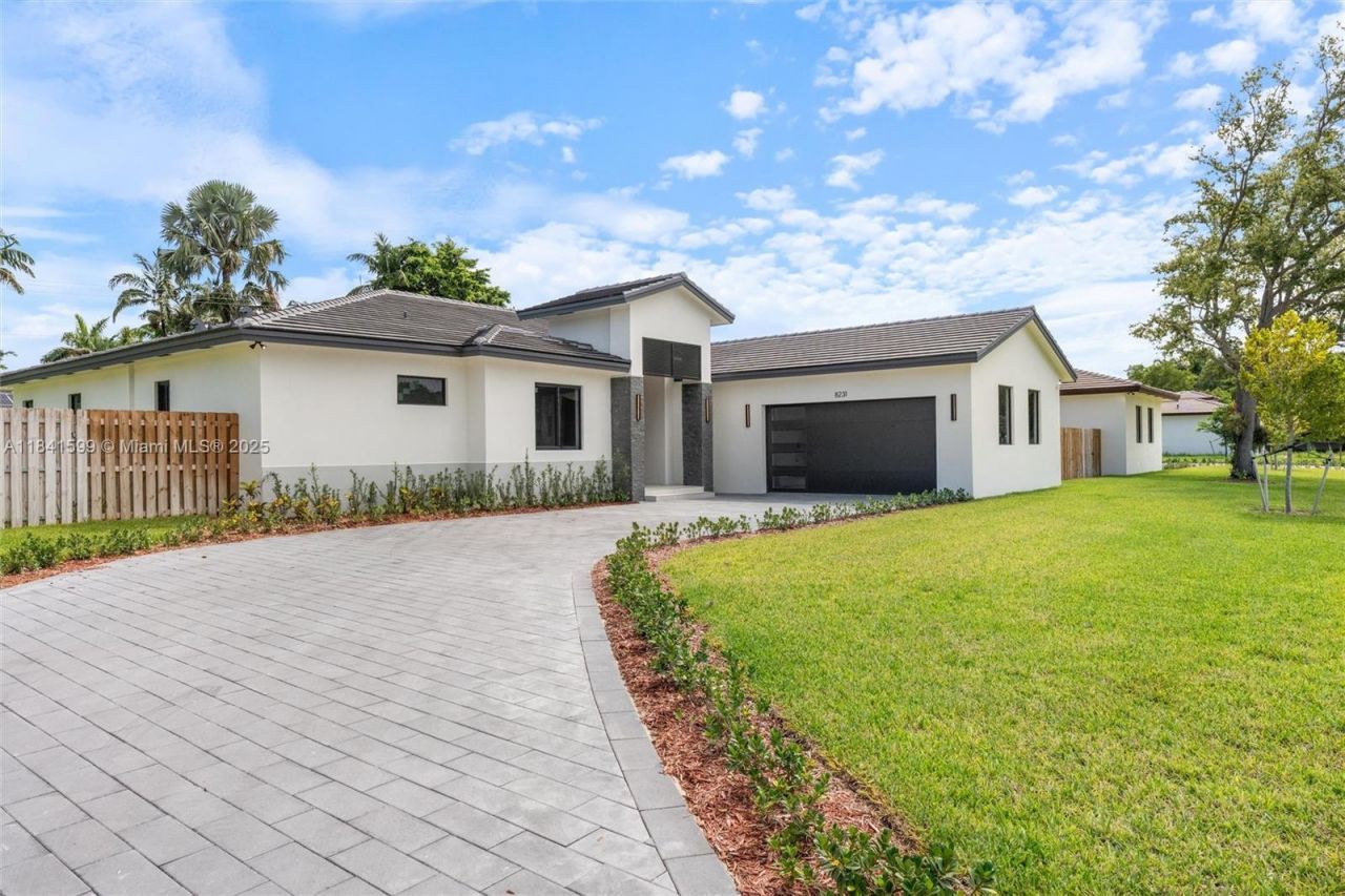 8231 SW 193rd Terrace, Miami, FL 33157 Photo