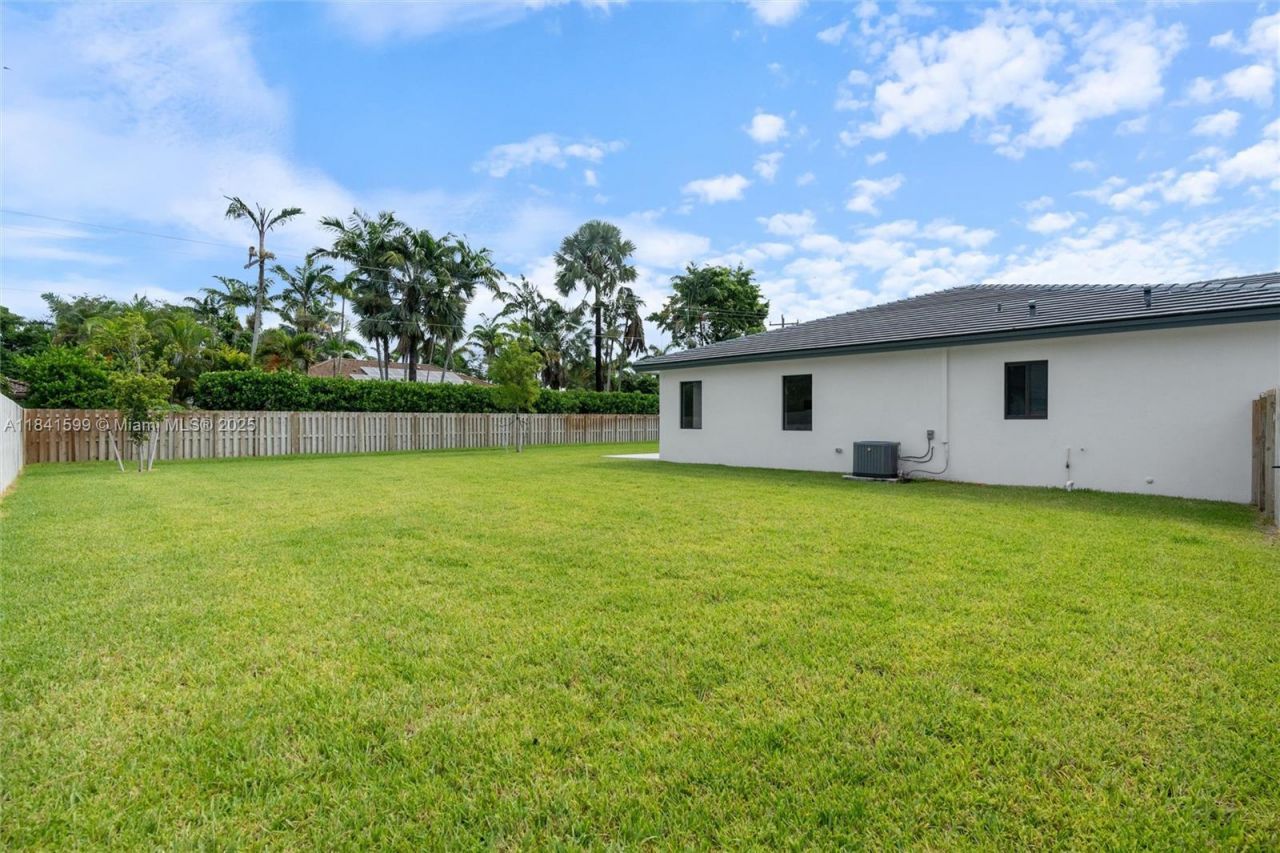8231 SW 193rd Terrace, Miami, FL 33157 Photo