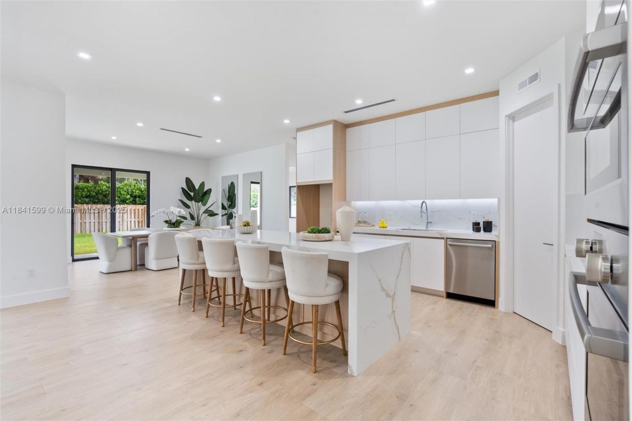 8231 SW 193rd Terrace, Miami, FL 33157 Photo