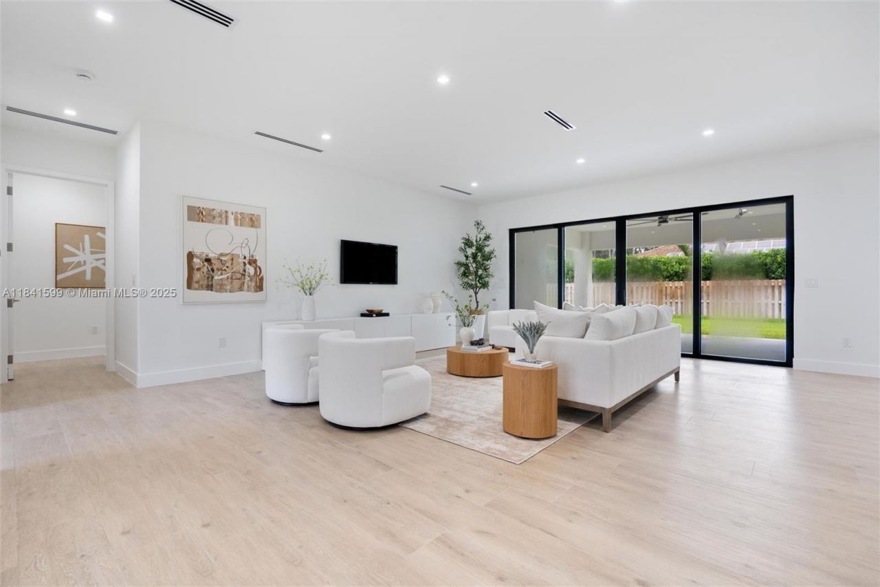 8231 SW 193rd Terrace, Miami, FL 33157 Photo