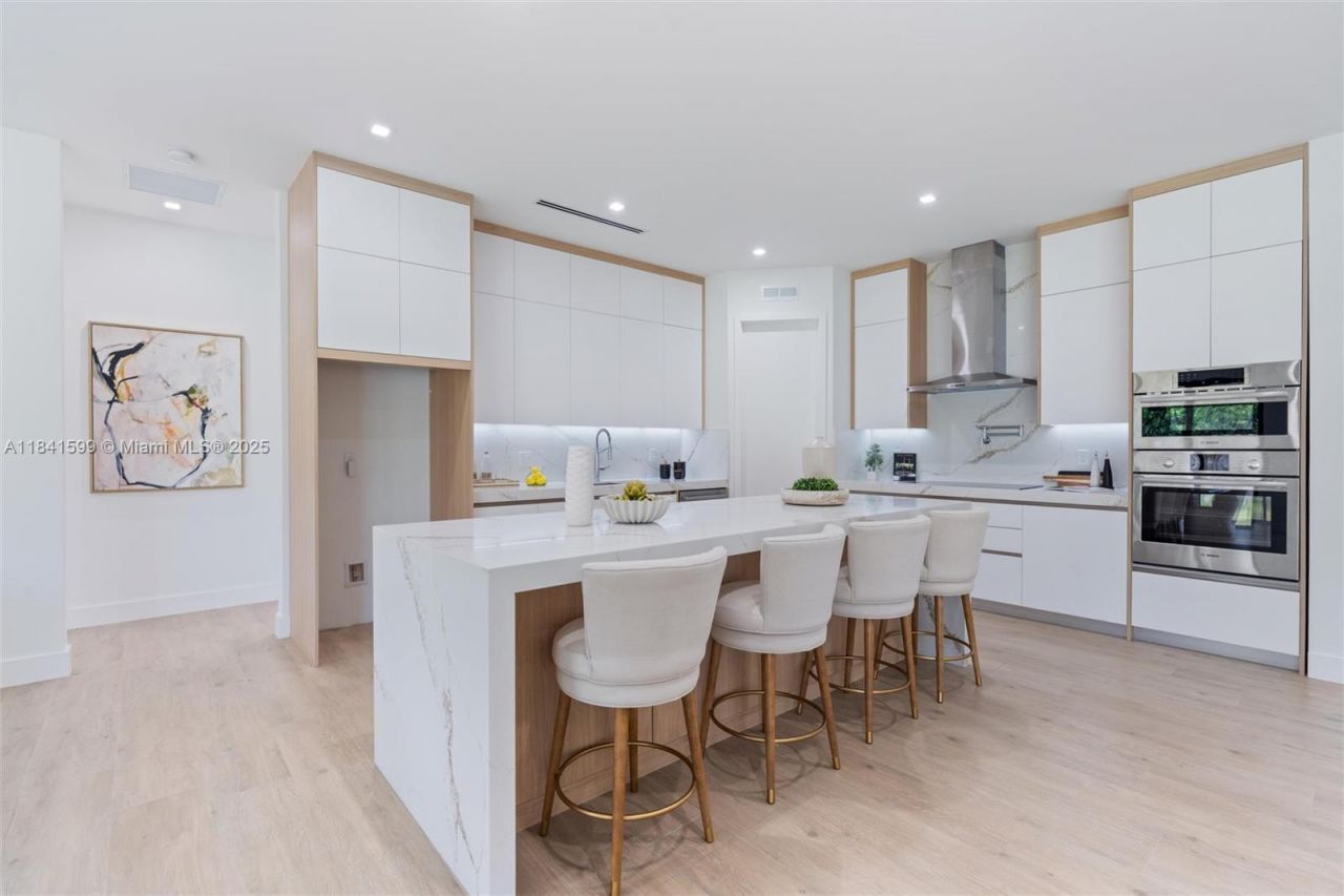 8231 SW 193rd Terrace, Miami, FL 33157 Photo