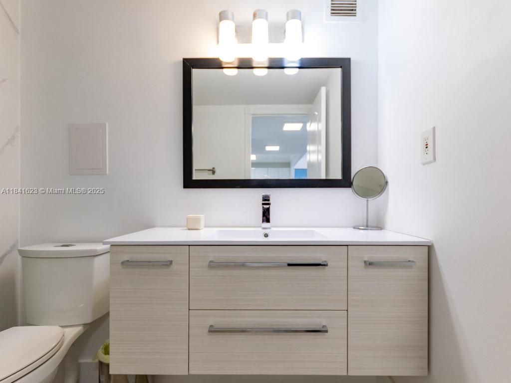2301 Collins Ave, Unit 625, Miami Beach, FL 33139 Photo