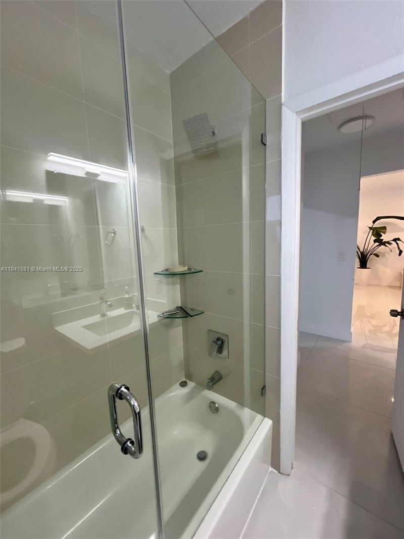 1172 NE 160th Ter, North Miami Beach, FL 33162 Photo