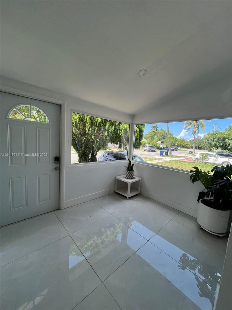 1172 NE 160th Ter, North Miami Beach, FL 33162 Photo