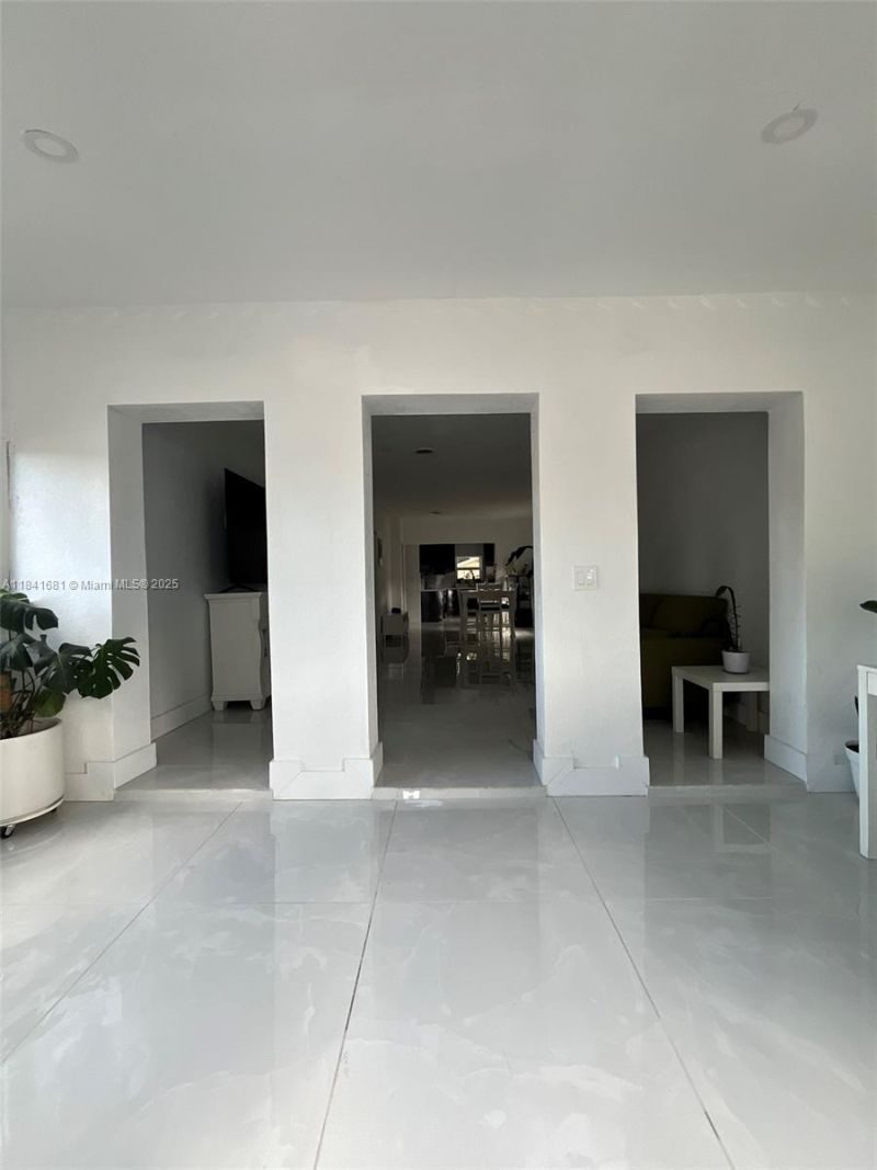 1172 NE 160th Ter, North Miami Beach, FL 33162 Photo