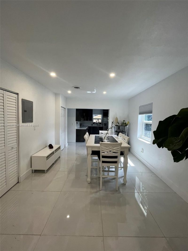 1172 NE 160th Ter, North Miami Beach, FL 33162 Photo