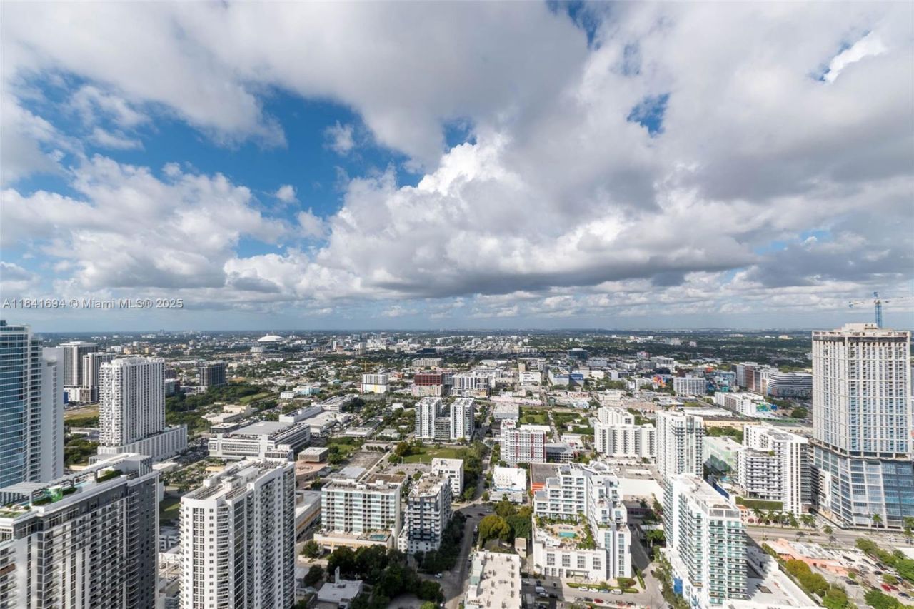 700 NE 24 St, Unit 5005, Miami, FL 33137 Photo