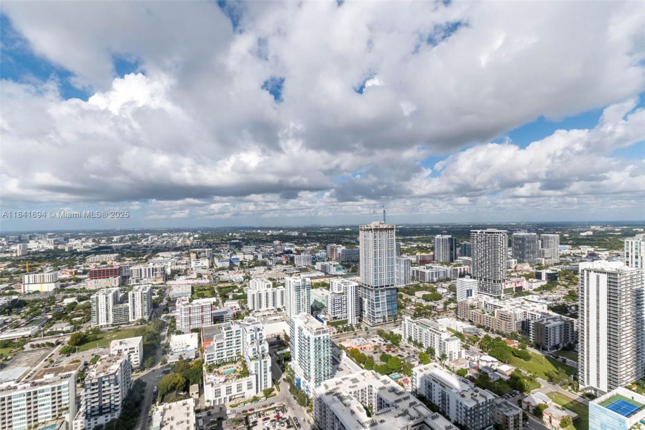 700 NE 24 St, Unit 5005, Miami, FL 33137 Photo