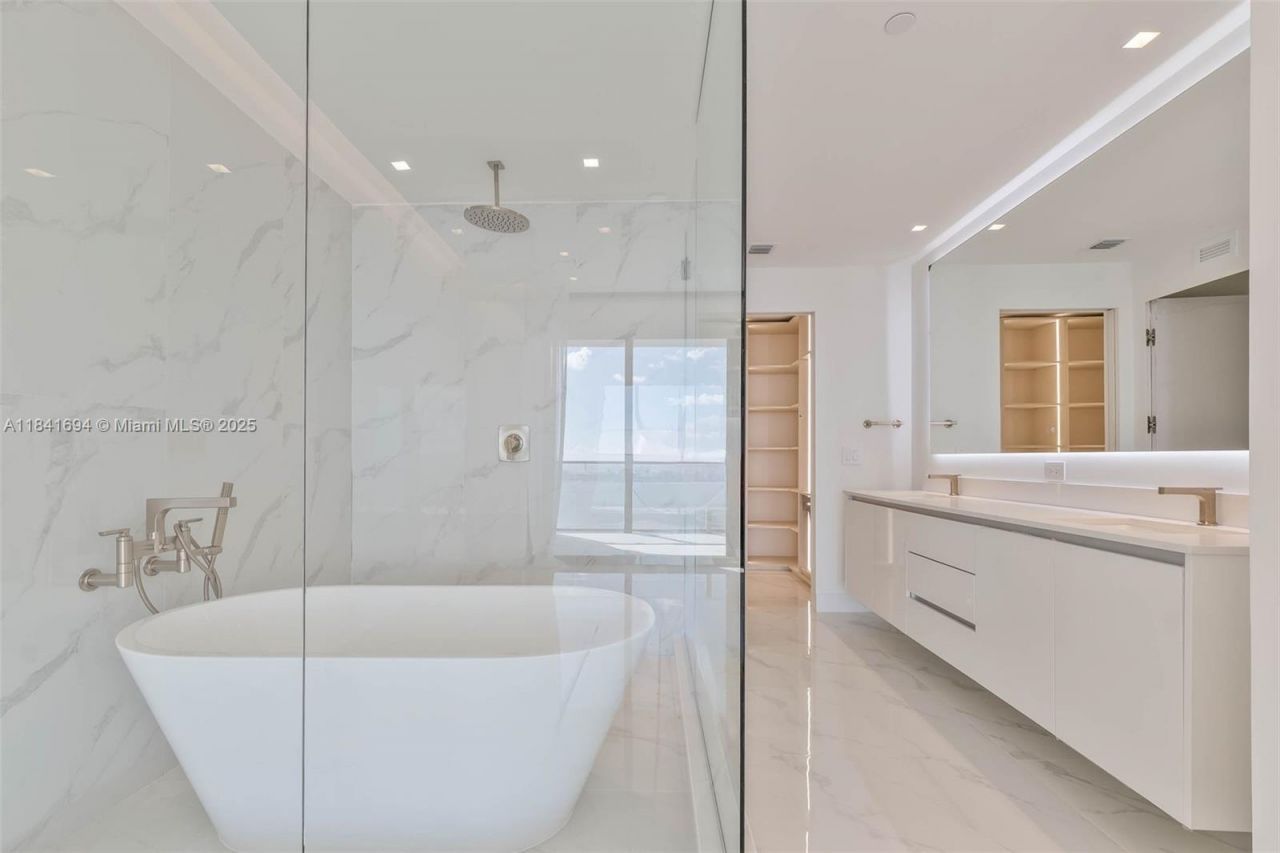 700 NE 24 St, Unit 5005, Miami, FL 33137 Photo