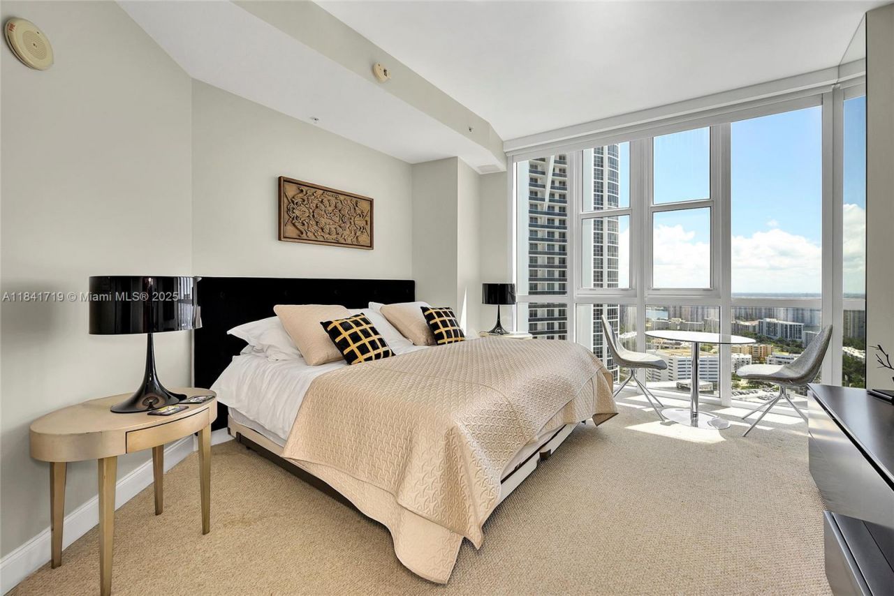 18201 Collins Ave, Unit 4009A, Sunny Isles Beach, FL 33160 Photo