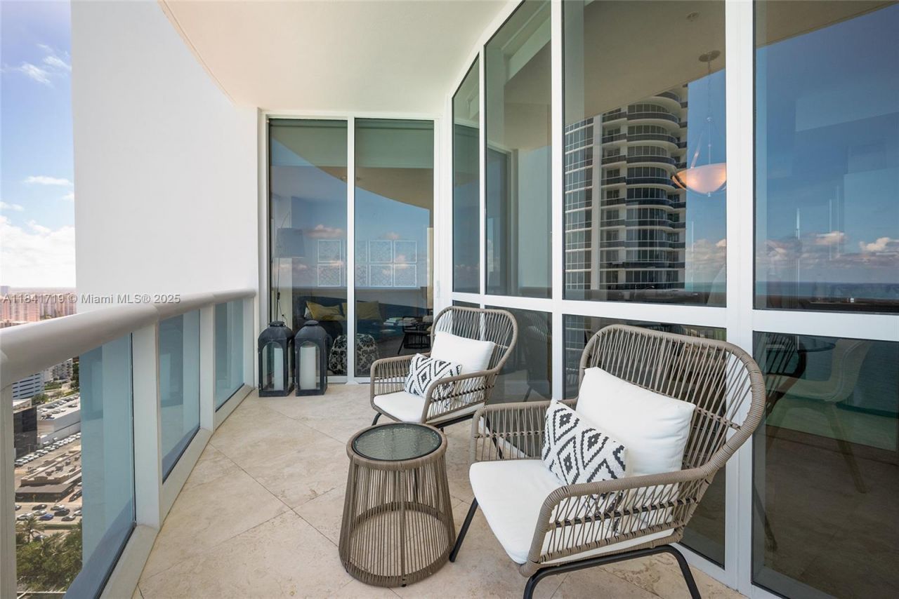 18201 Collins Ave, Unit 4009A, Sunny Isles Beach, FL 33160 Photo