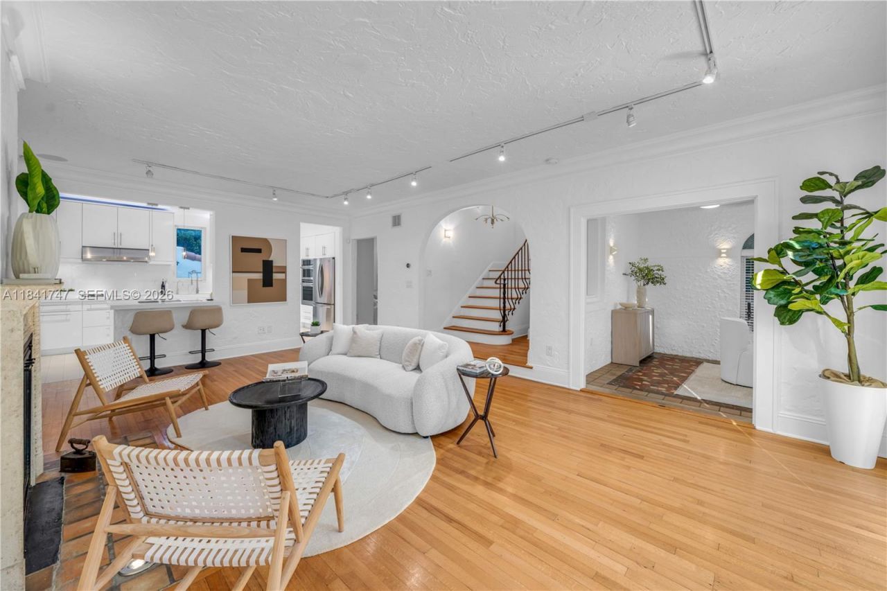 671 NE 57th St, Miami, FL 33137 Photo