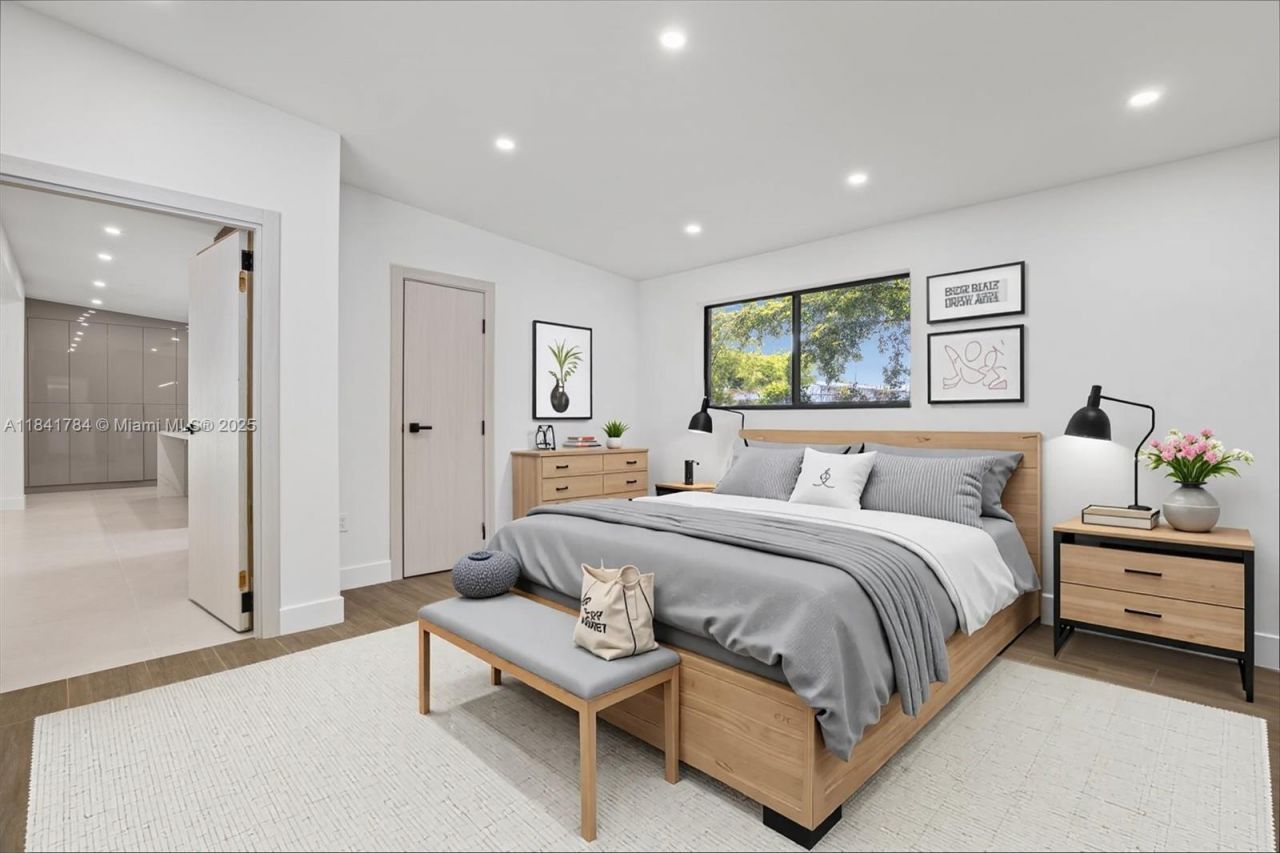 2180 NE 190th Ter, Miami, FL 33179 Photo