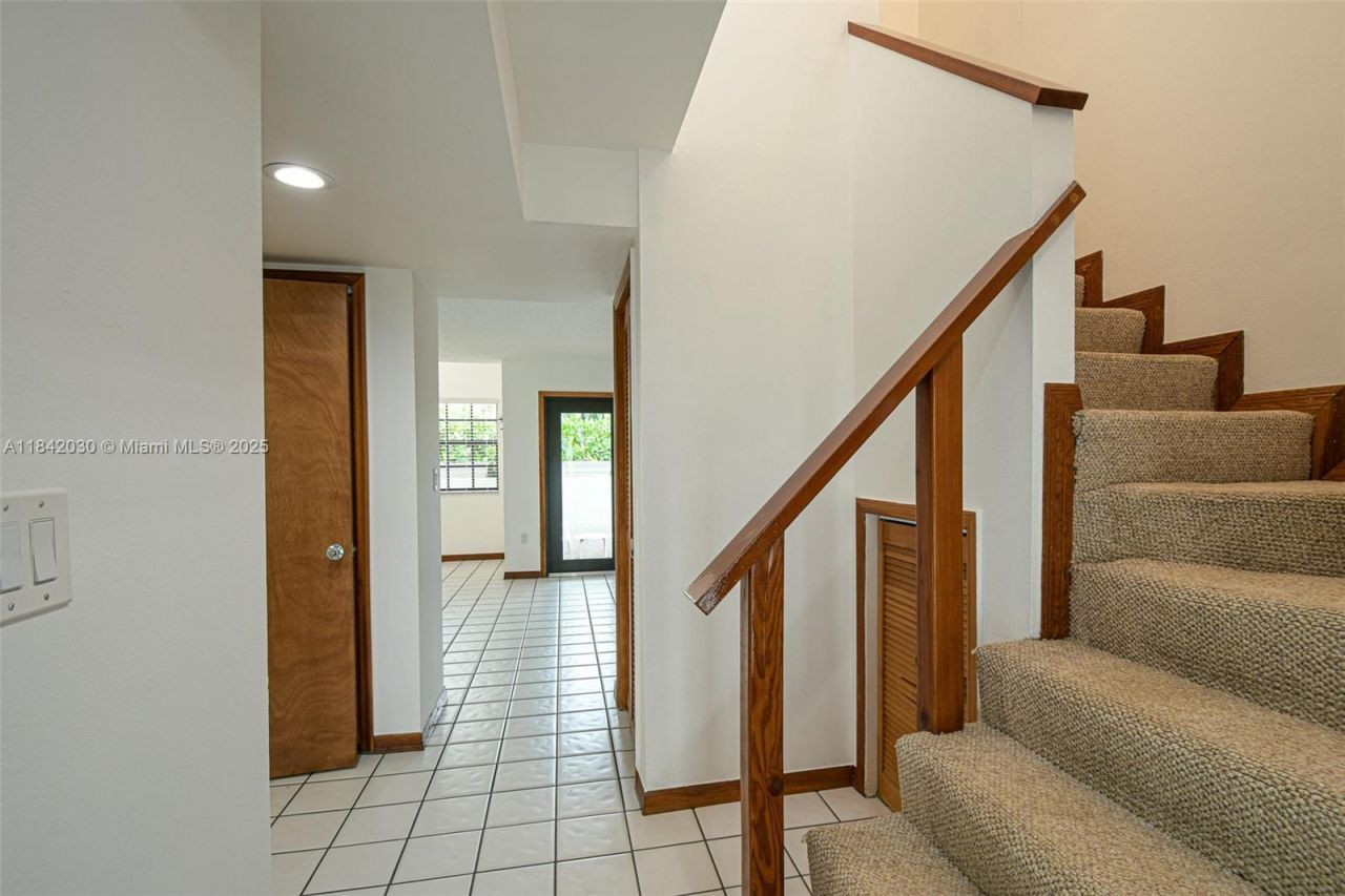 3542 SW 17 Street, Unit 2B, Miami, FL 33145 Photo