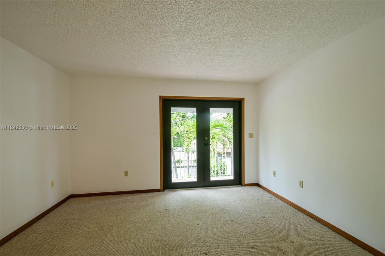 3542 SW 17 Street, Unit 2B, Miami, FL 33145 Photo
