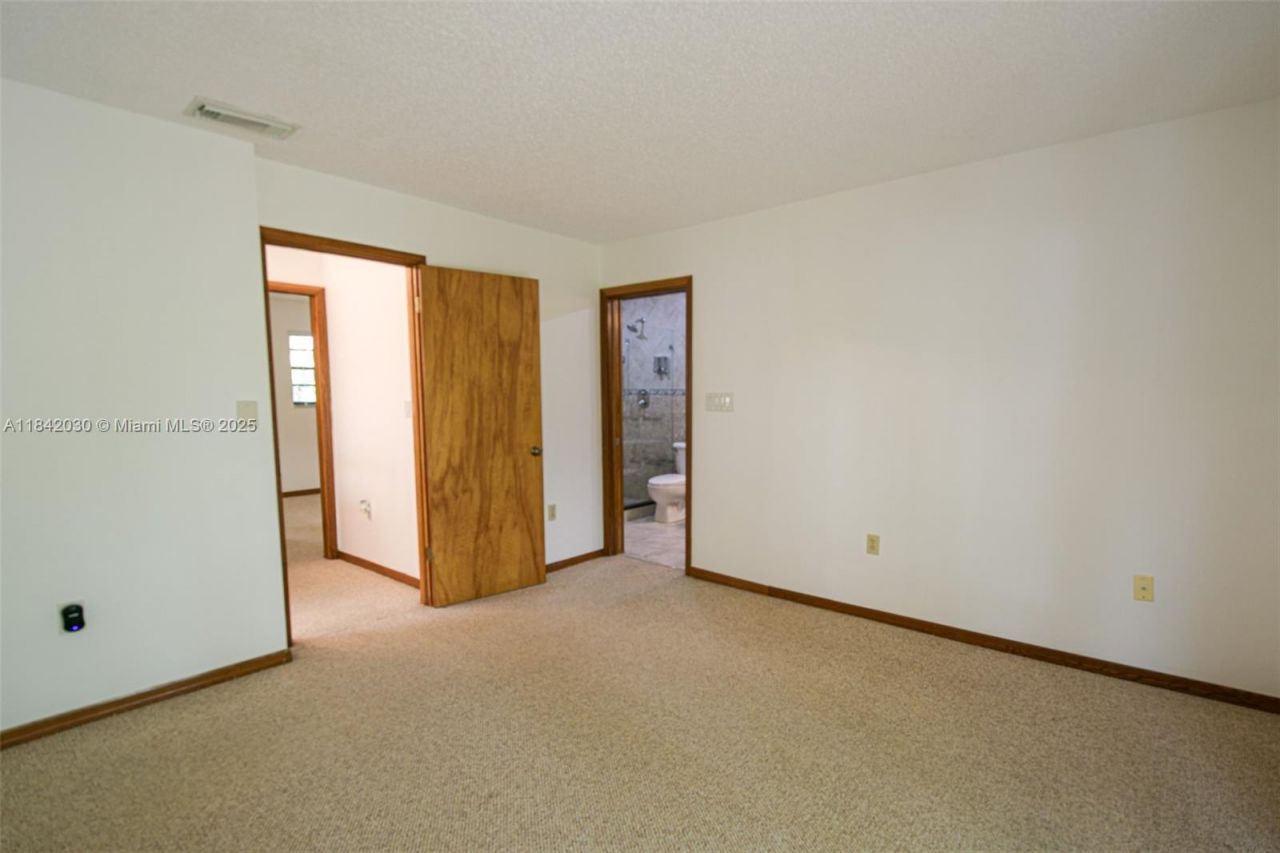 3542 SW 17 Street, Unit 2B, Miami, FL 33145 Photo