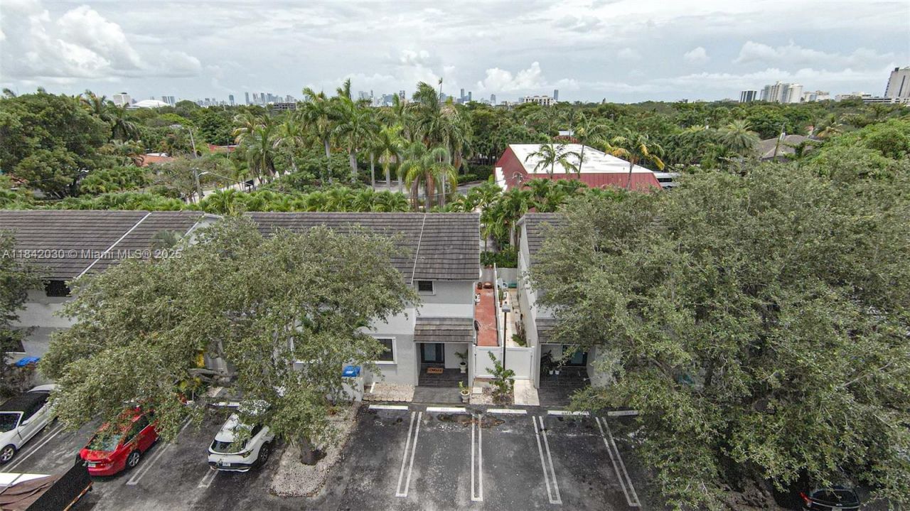 3542 SW 17 Street, Unit 2B, Miami, FL 33145 Photo