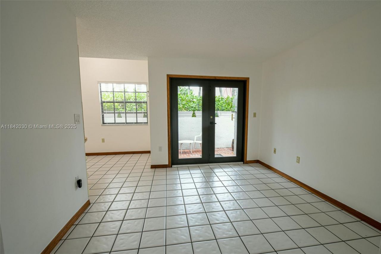 3542 SW 17 Street, Unit 2B, Miami, FL 33145 Photo