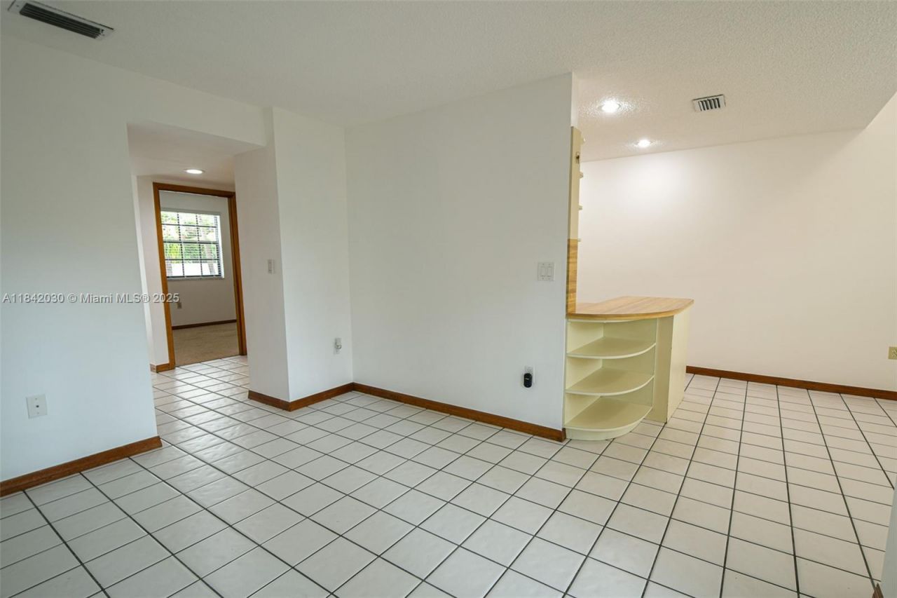 3542 SW 17 Street, Unit 2B, Miami, FL 33145 Photo