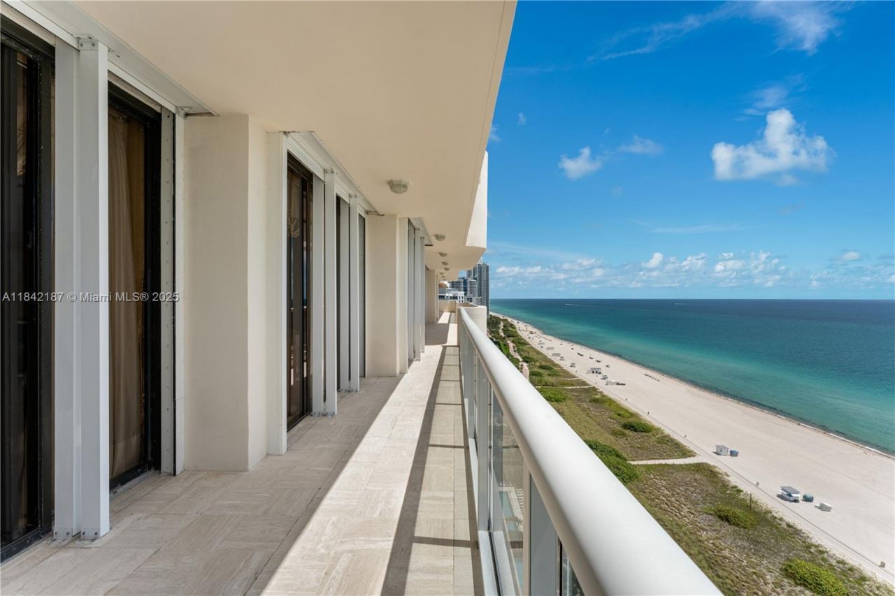 5757 Collins Ave, Unit PH-4, Miami Beach, FL 33140 Photo