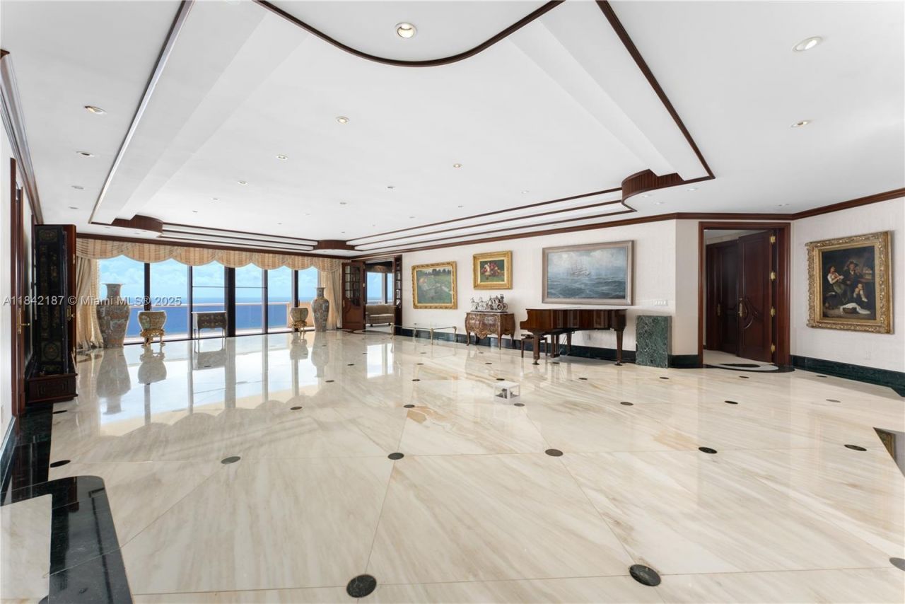 5757 Collins Ave, Unit PH-4, Miami Beach, FL 33140 Photo