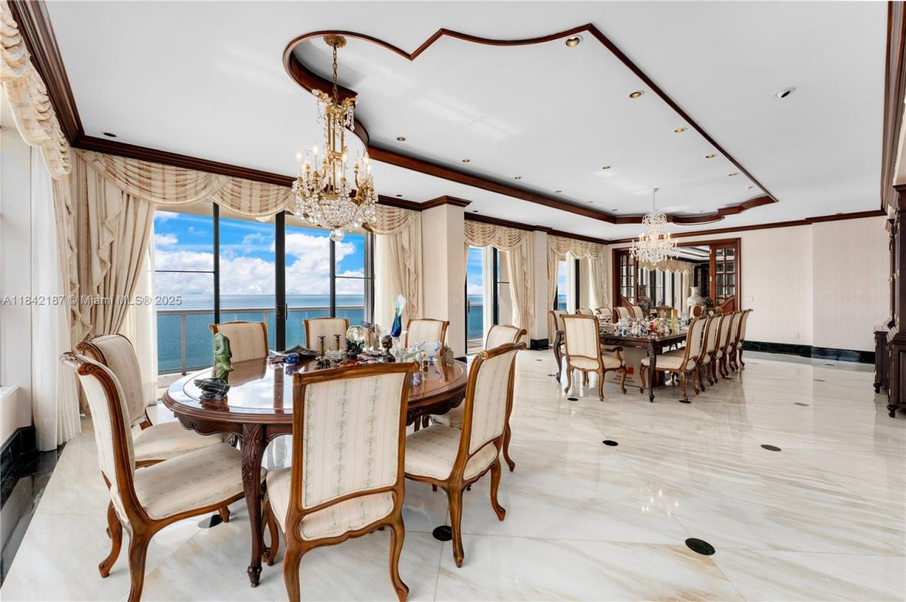 5757 Collins Ave, Unit PH-4, Miami Beach, FL 33140 Photo