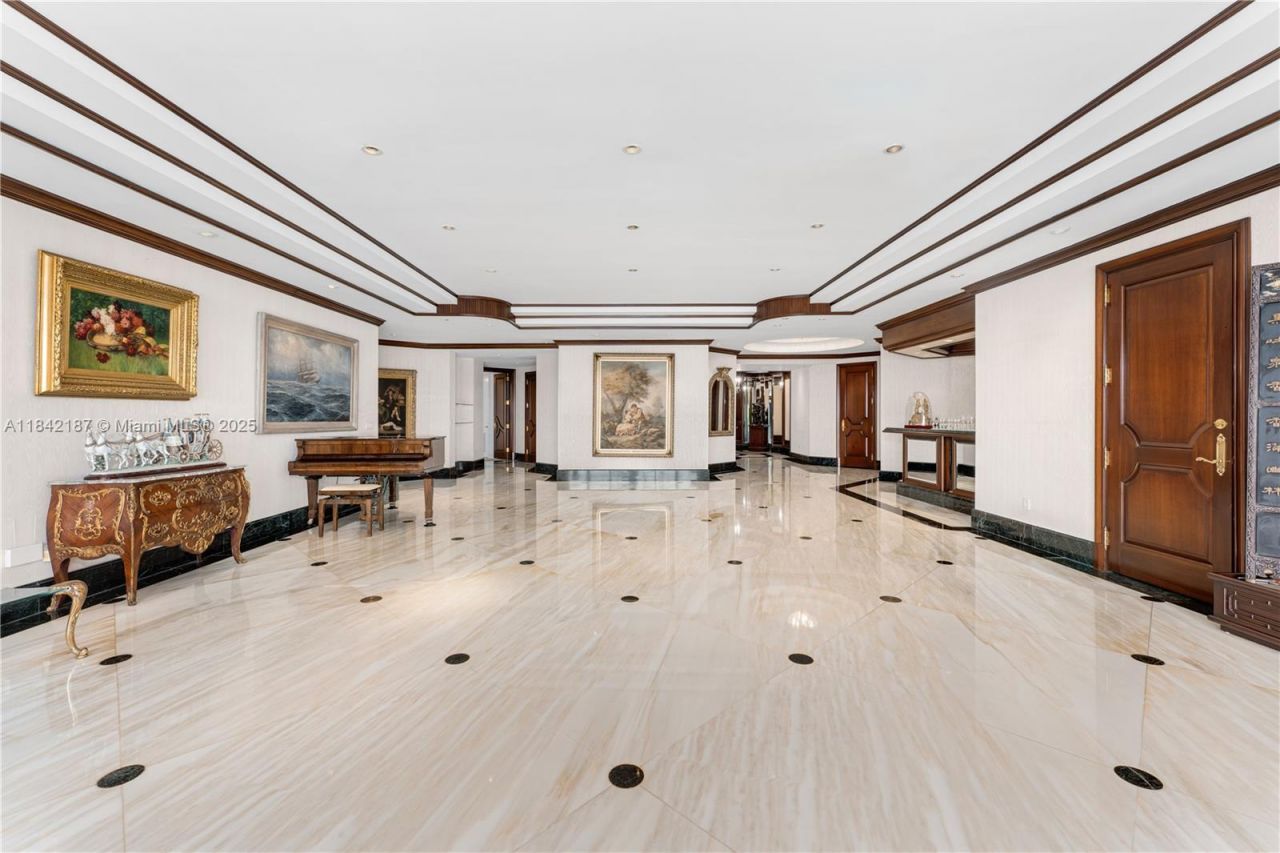 5757 Collins Ave, Unit PH-4, Miami Beach, FL 33140 Photo