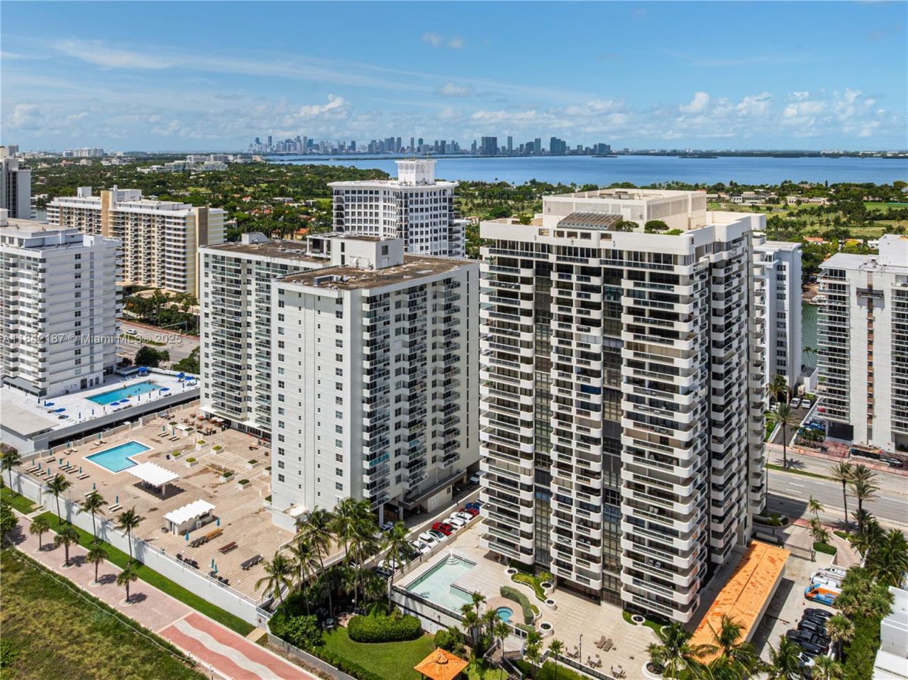 5757 Collins Ave, Unit PH-4, Miami Beach, FL 33140 Photo