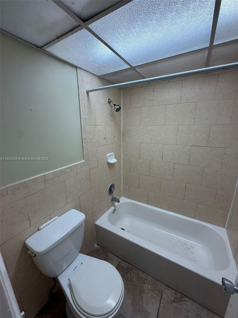 6930 Miami Gardens Dr, Unit 1-217A, Hialeah, FL 33015 Photo