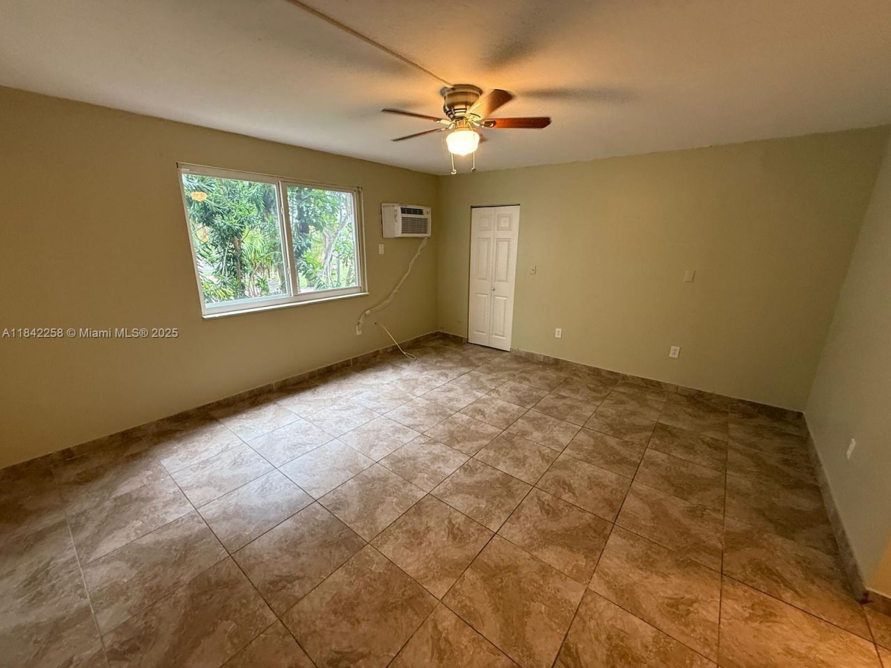 6930 Miami Gardens Dr, Unit 1-217A, Hialeah, FL 33015 Photo