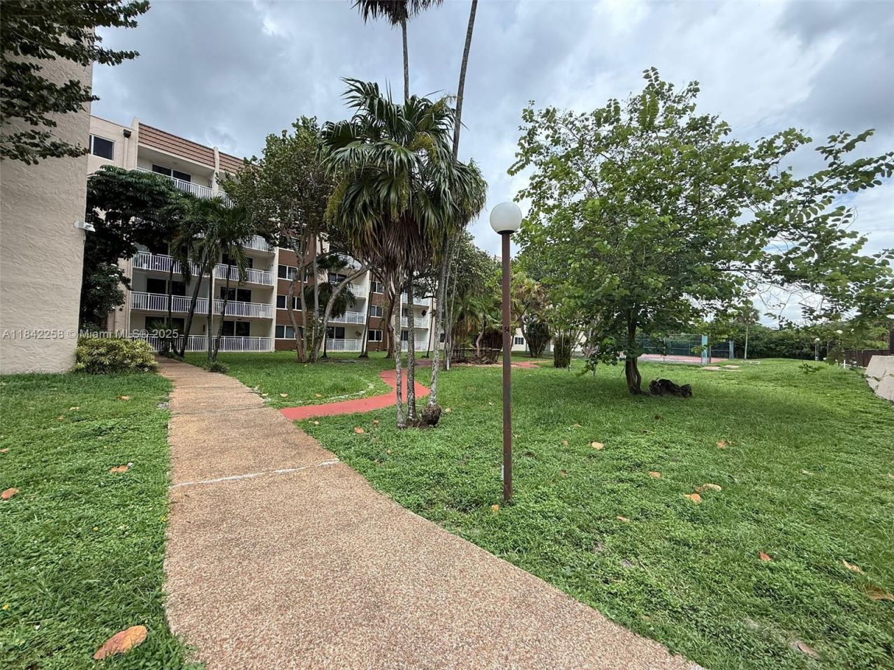 6930 Miami Gardens Dr, Unit 1-217A, Hialeah, FL 33015 Photo
