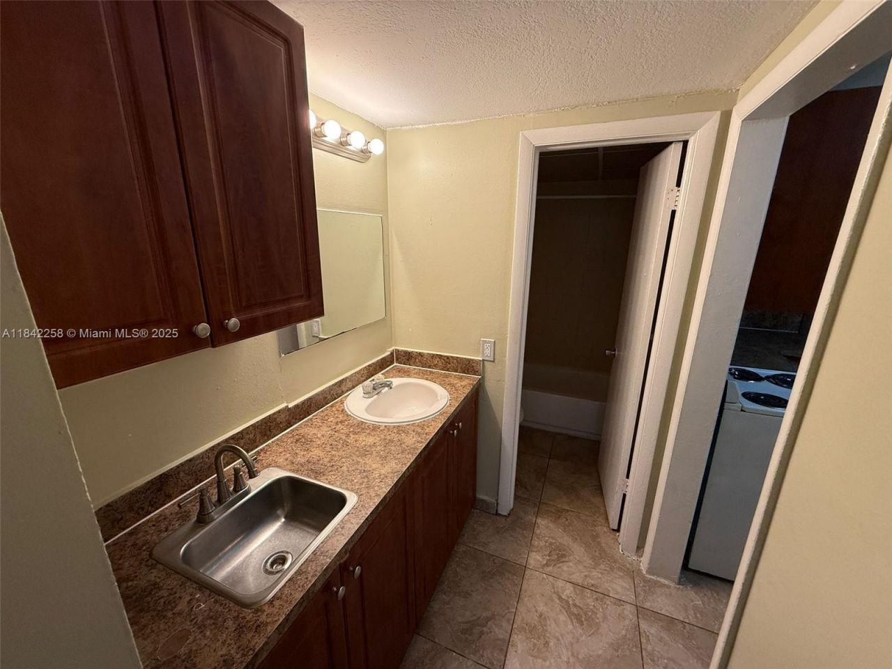 6930 Miami Gardens Dr, Unit 1-217A, Hialeah, FL 33015 Photo