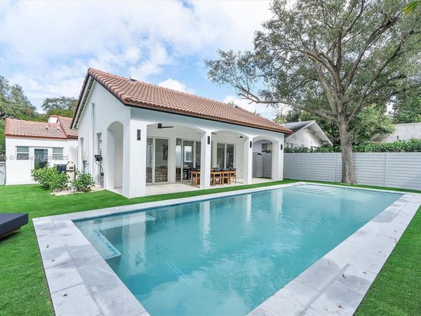 58 NE 45th St, Miami, FL 33137