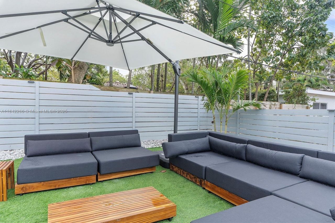 58 NE 45th St, Miami, FL 33137 Photo