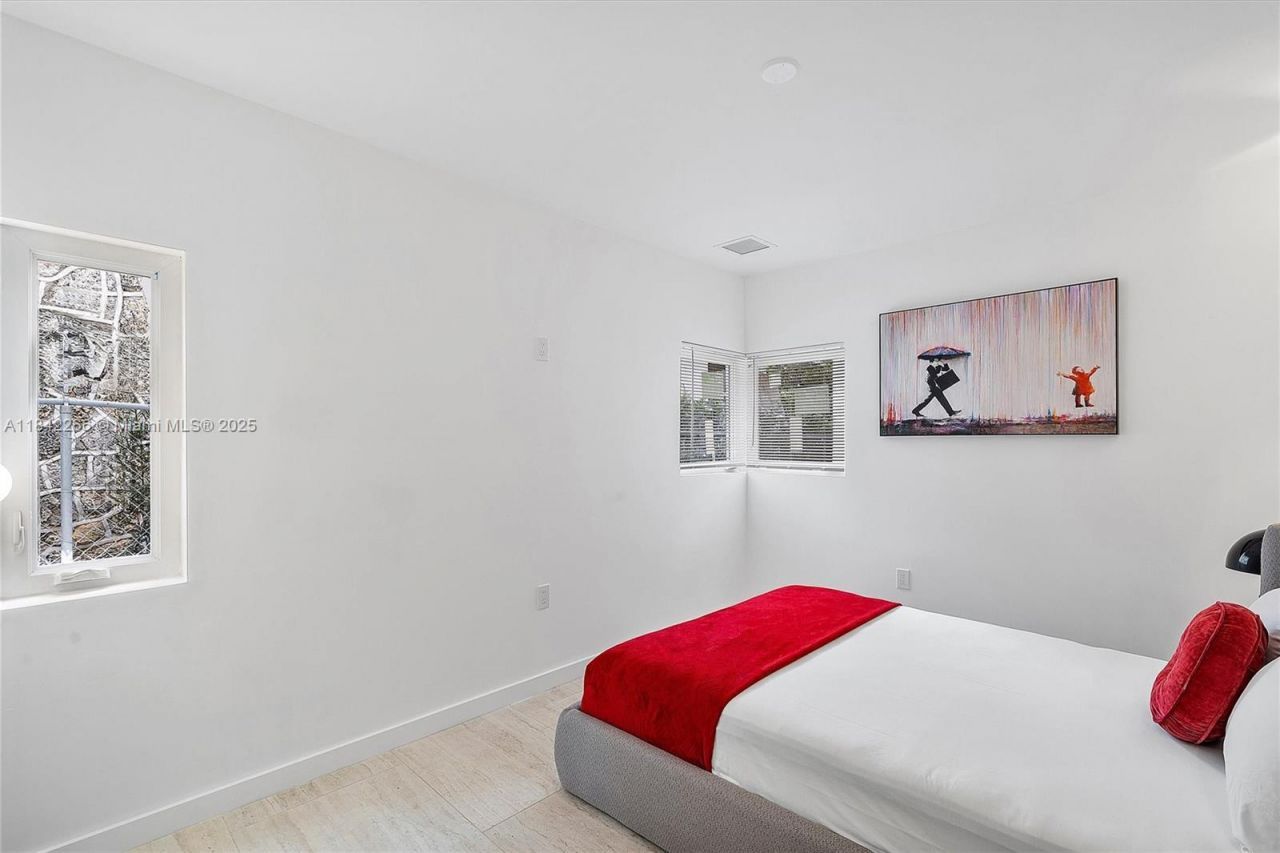 58 NE 45th St, Miami, FL 33137 Photo