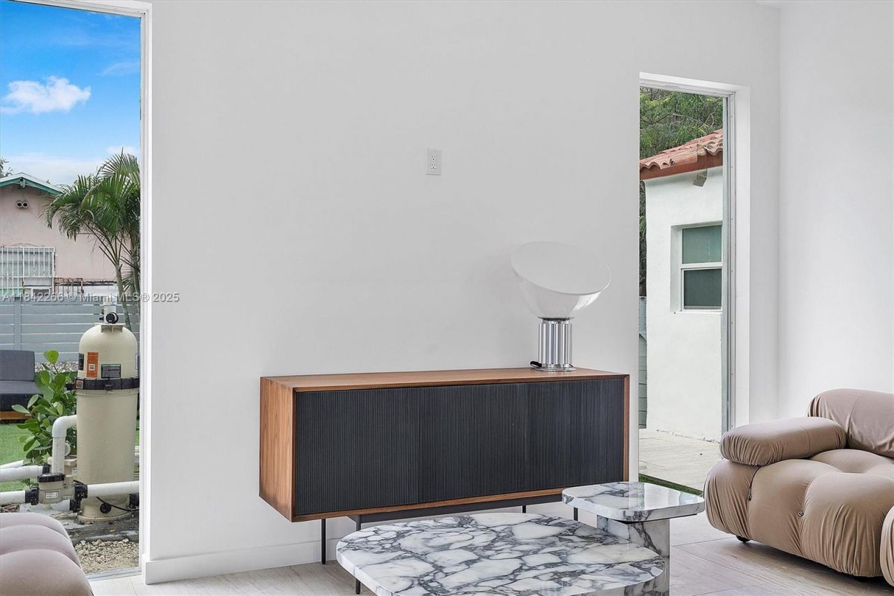 58 NE 45th St, Miami, FL 33137 Photo