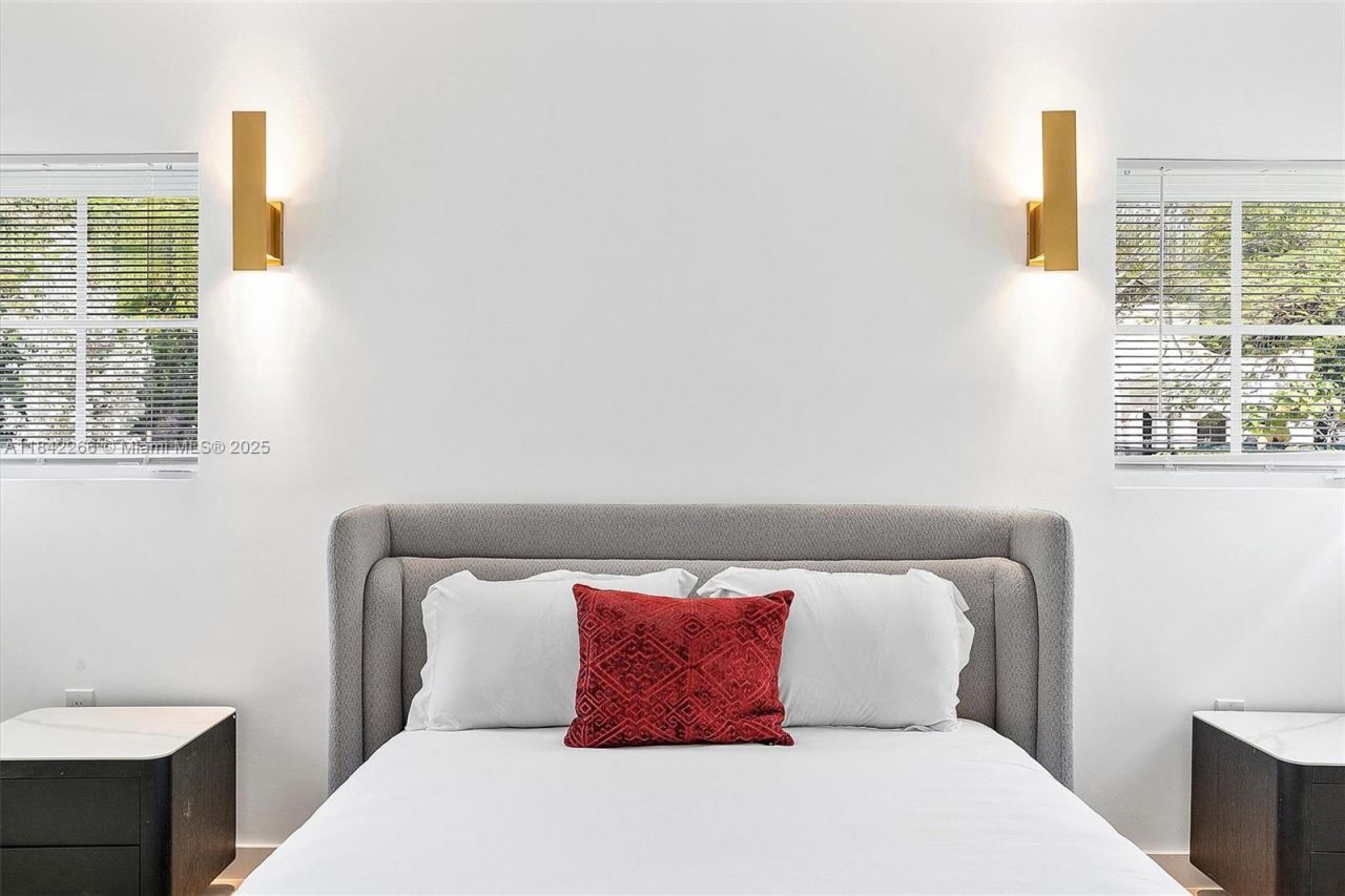 58 NE 45th St, Miami, FL 33137 Photo