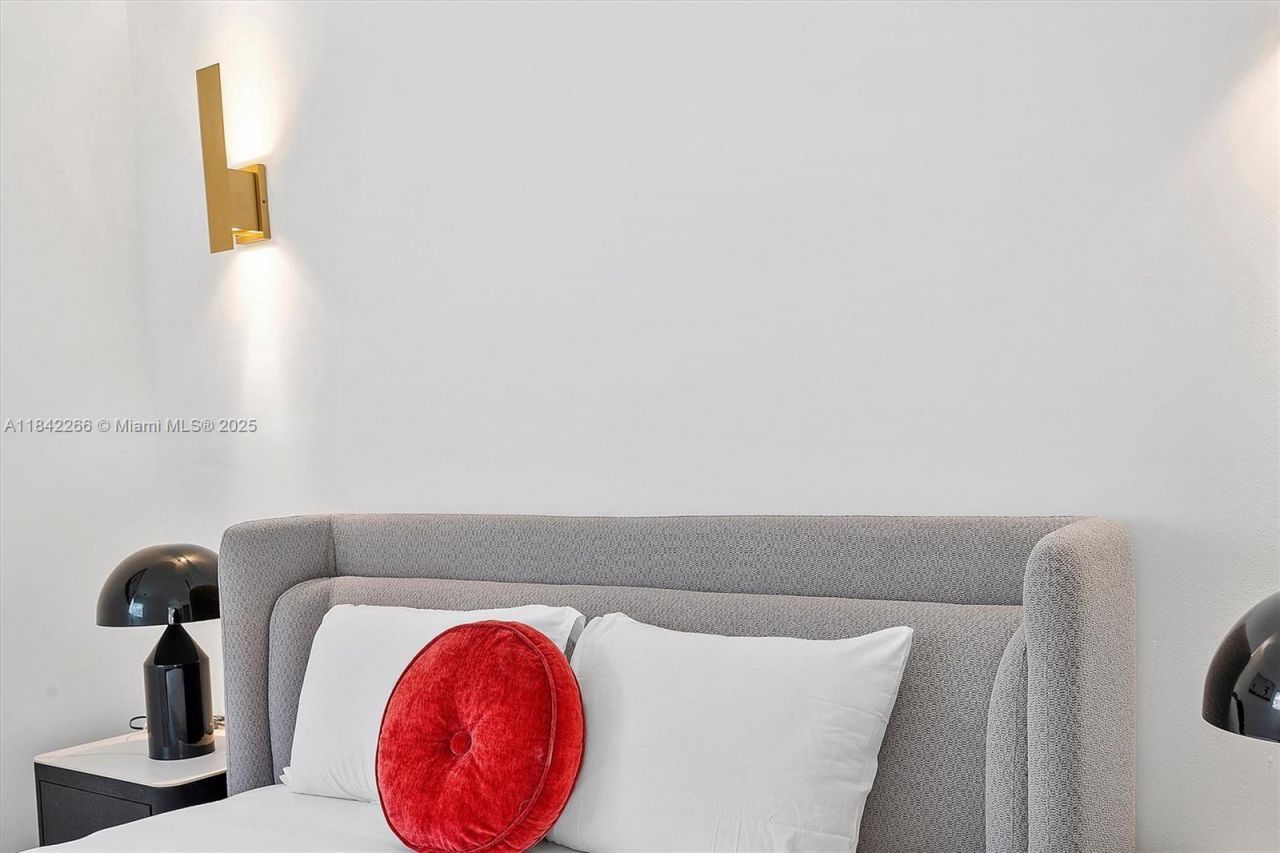 58 NE 45th St, Miami, FL 33137 Photo