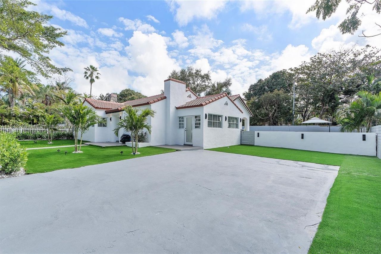 58 NE 45th St, Miami, FL 33137 Photo