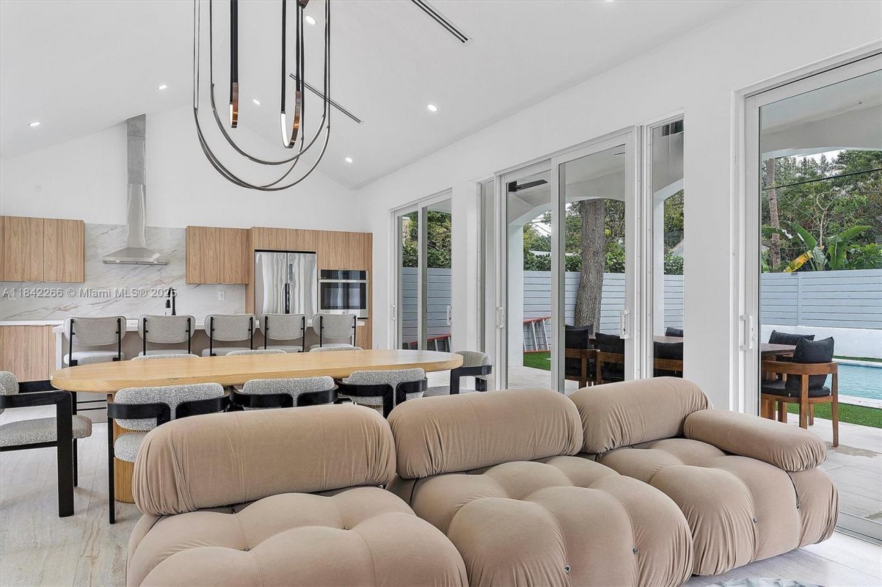 58 NE 45th St, Miami, FL 33137 Photo