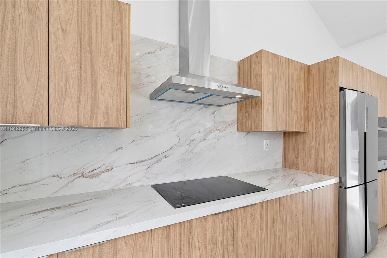 58 NE 45th St, Miami, FL 33137 Photo