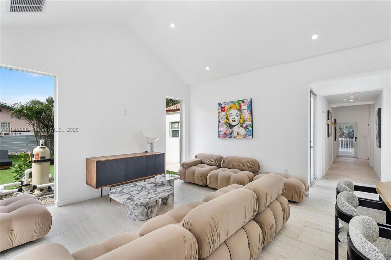 58 NE 45th St, Miami, FL 33137 Photo