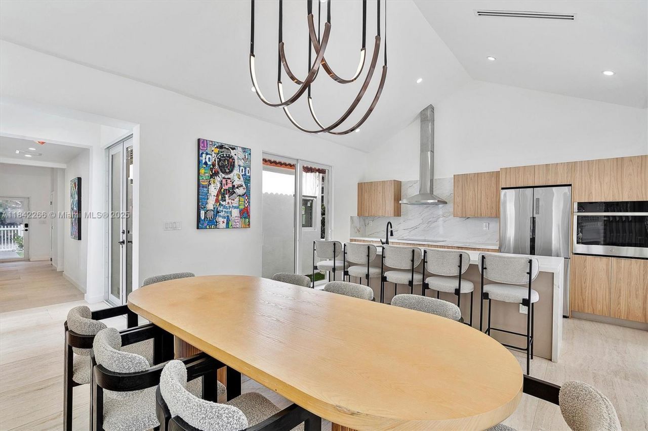 58 NE 45th St, Miami, FL 33137 Photo