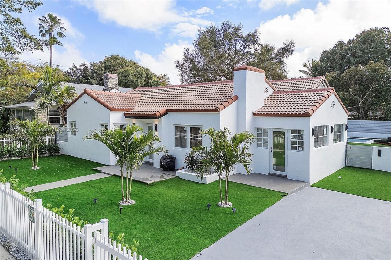 58 NE 45th St, Miami, FL 33137 Photo