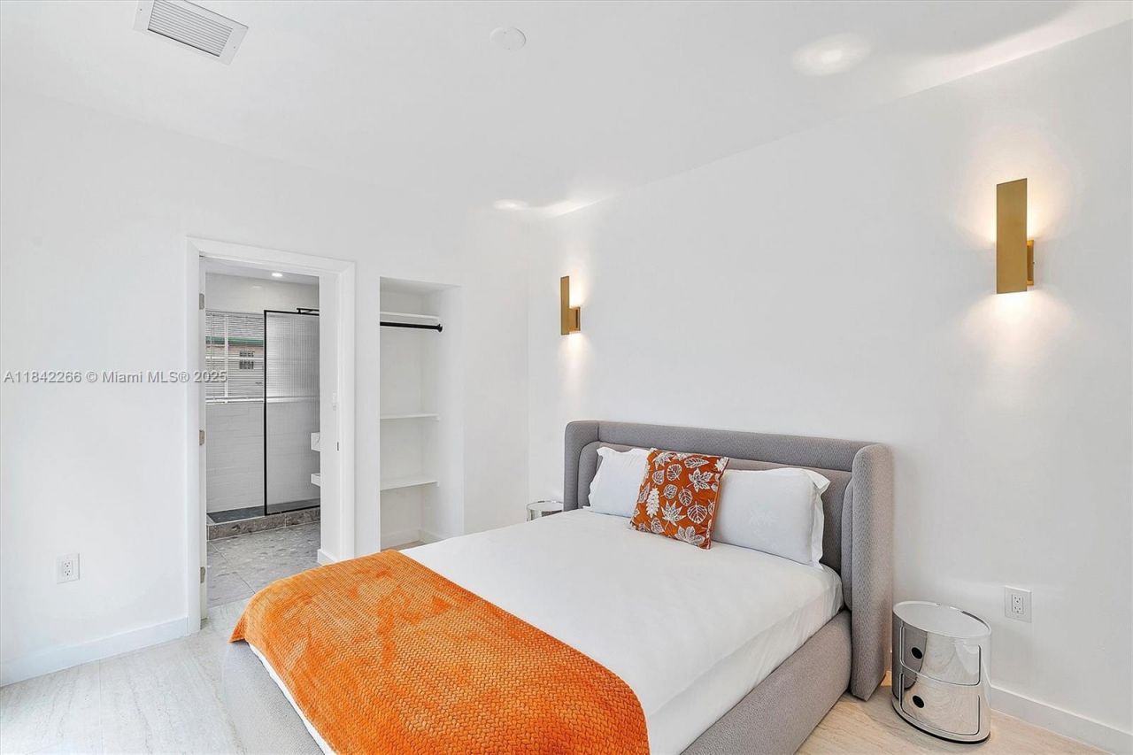 58 NE 45th St, Miami, FL 33137 Photo