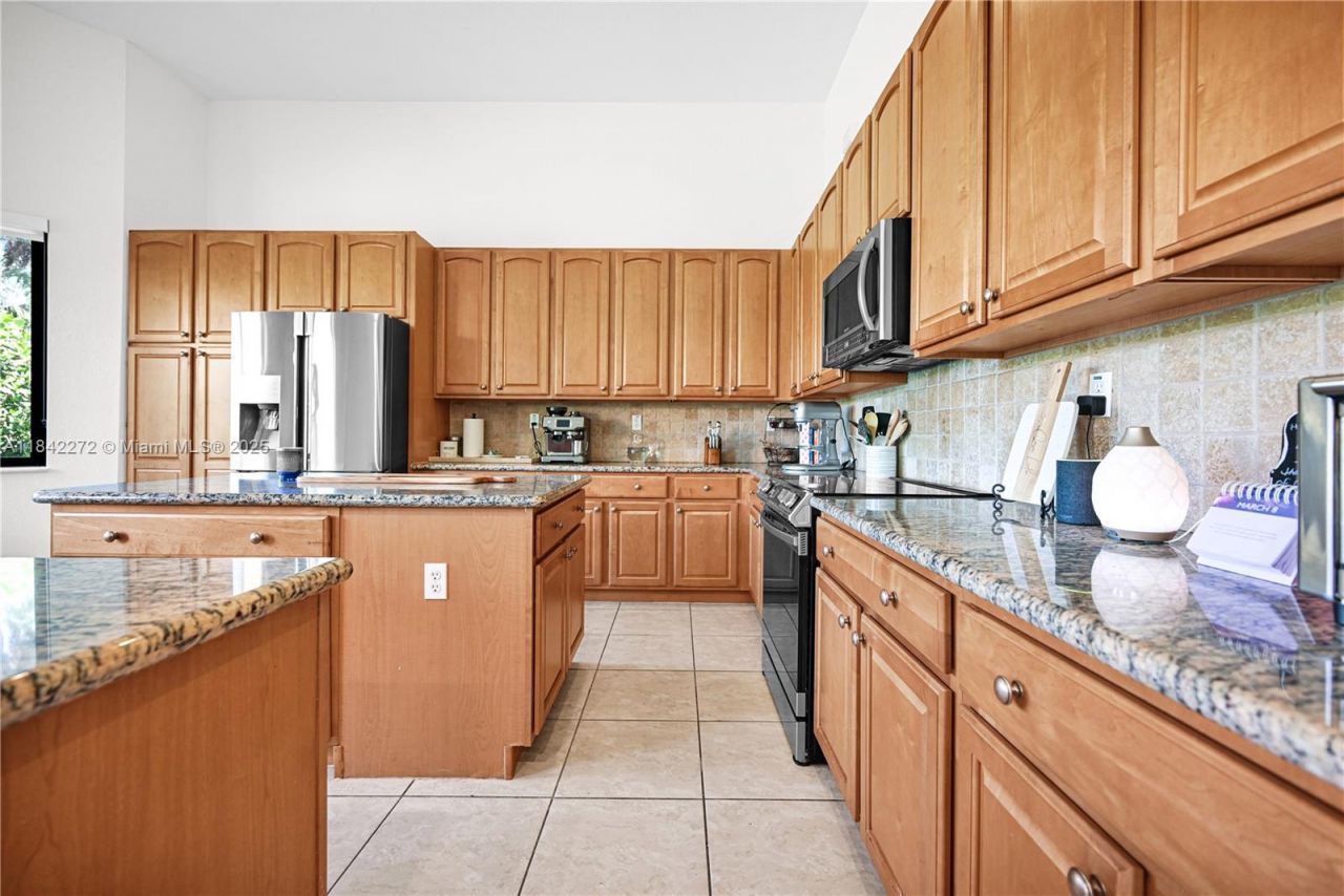 7565 SW 190th St, Cutler Bay, FL 33157 Photo