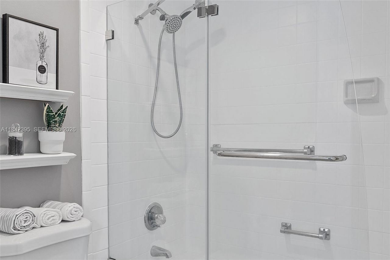 20301 W Country Club Dr, Unit 728, Aventura, FL 33180 Photo