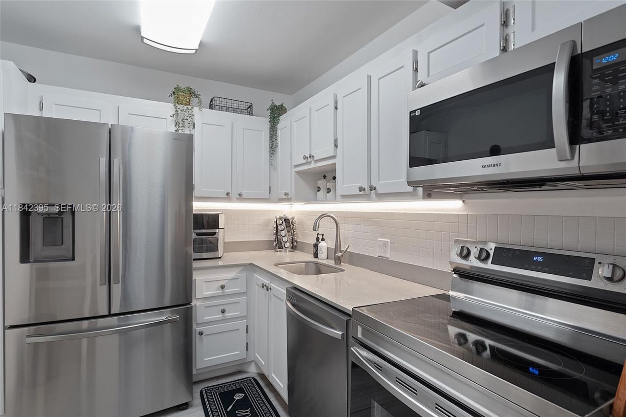 20301 W Country Club Dr, Unit 728, Aventura, FL 33180 Photo